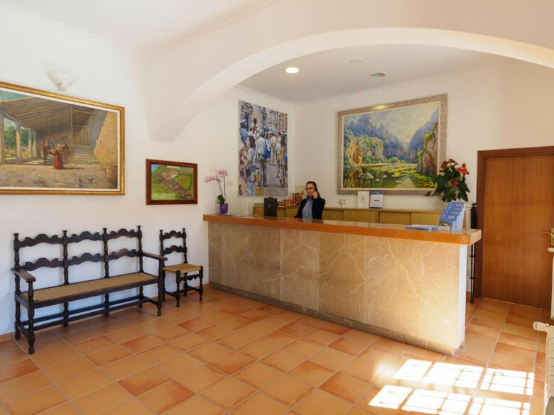 Hostal Santuari De Lluc