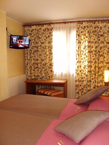 Hostal Monta�a