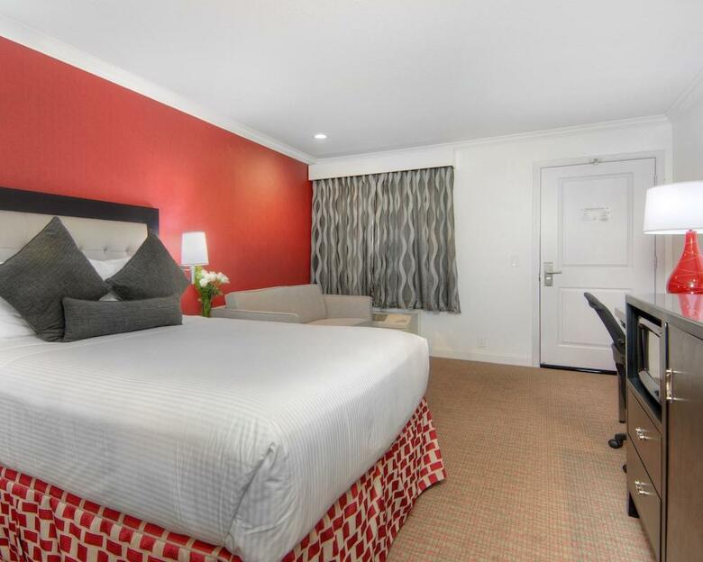 Hotel Aggie Inn