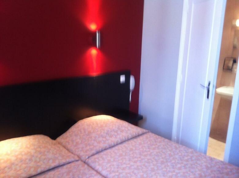 Hotel Hipotel Paris Buttes Chaumont