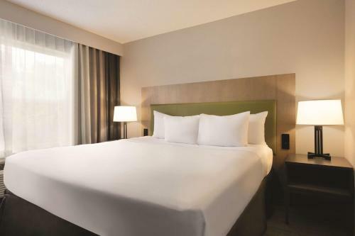 Hotel Country Inn & Suites Brooklyn Center