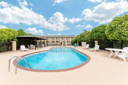 Motel Days Inn Snyder
