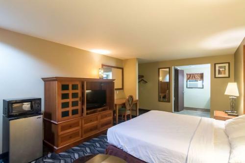 Motel Cline Shale Inn & Suites