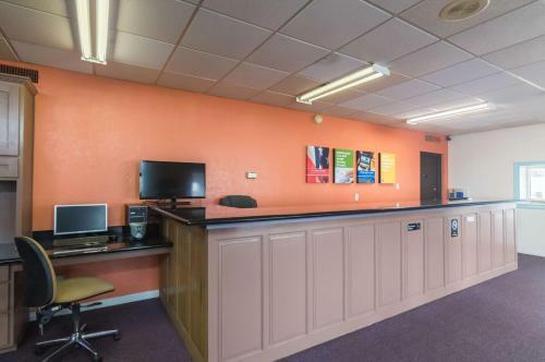 Motel Cline Shale Inn & Suites