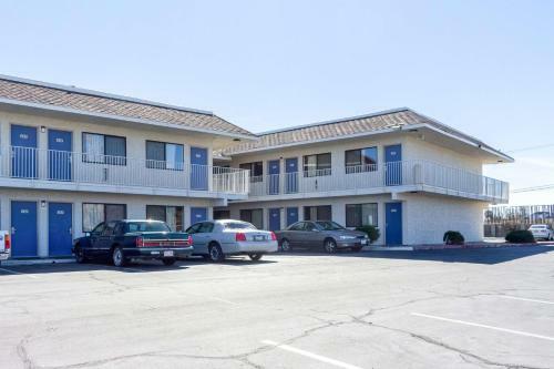 Motel 6 Mojave
