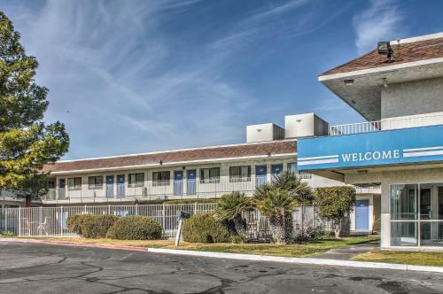 Motel 6 Mojave