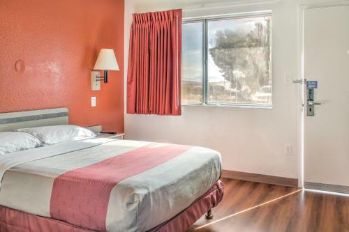 Motel 6 Mojave