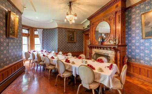 Hotel Belhurst Castle