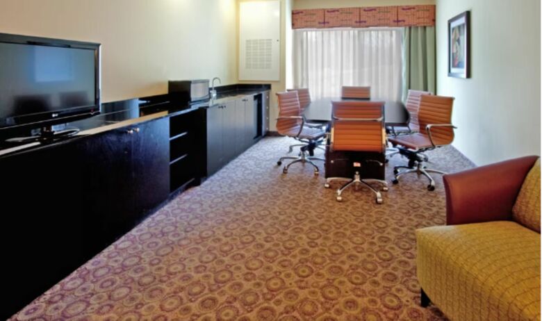 Holiday Inn Express Hotel & Suites Clemson - University Area