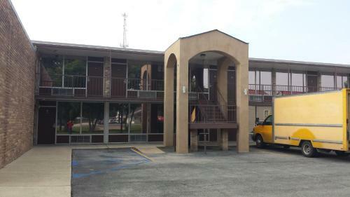 Sunbelt Lodge Motel