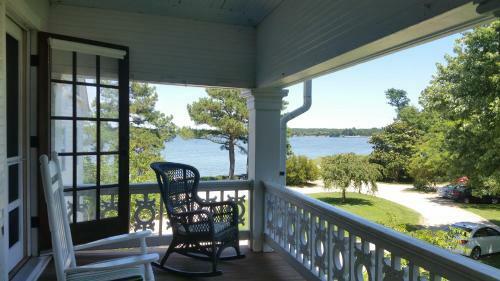 Bed & Breakfast Wades Point Inn On The Bay