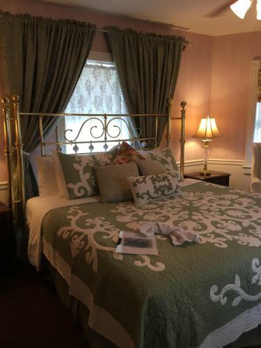 Parsonage Inn Bed And Breakfast