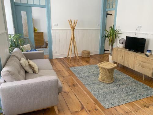 Apartamento Cr - Correeiros