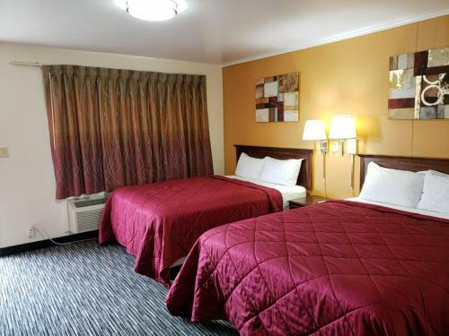 Super 7 Motel