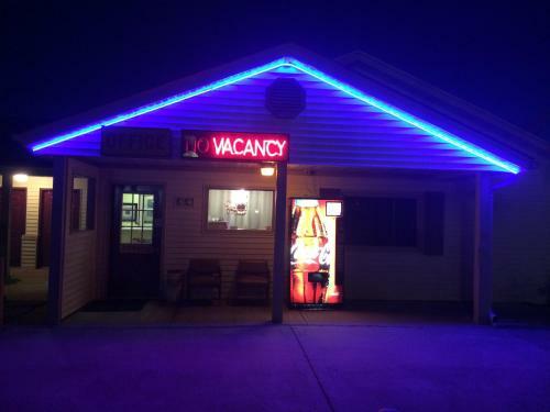 Super 7 Motel