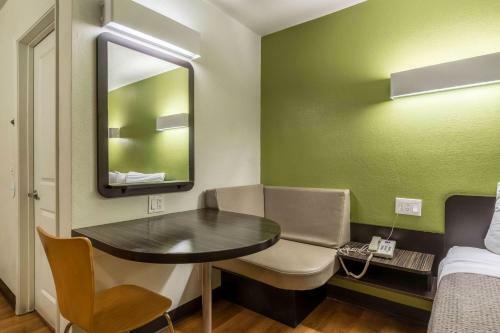 Motel 6 Redlands
