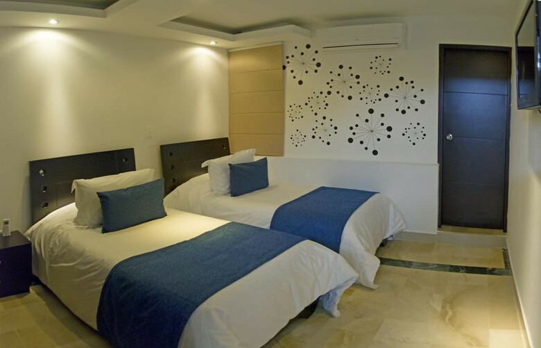 Hotel D' Leon