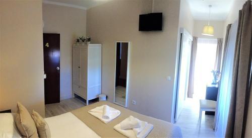 Hostal Peniche Sleep House Residence