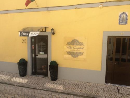 Hostal Peniche Sleep House Residence