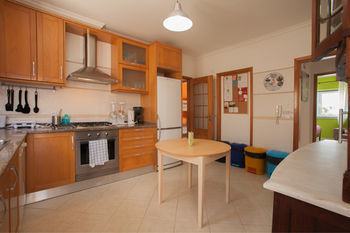 Ericeira Chill Hill Hostel & Private Rooms
