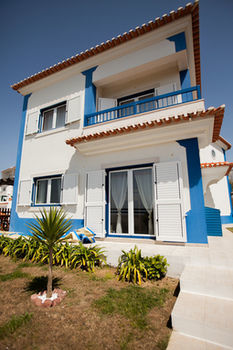 Ericeira Chill Hill Hostel & Private Rooms