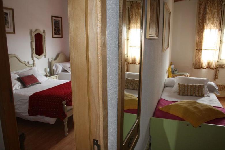 Hostal Guest House Alvares Cabral