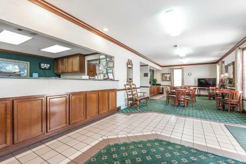 Hotel Admiralty Of Plantation Oaks
