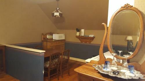 Austin's Holidae House Bed & Breakfast
