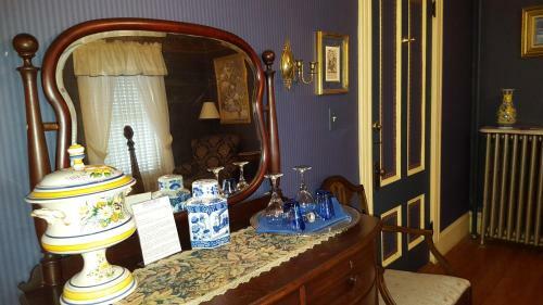 Austin's Holidae House Bed & Breakfast