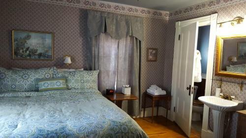 Austin's Holidae House Bed & Breakfast