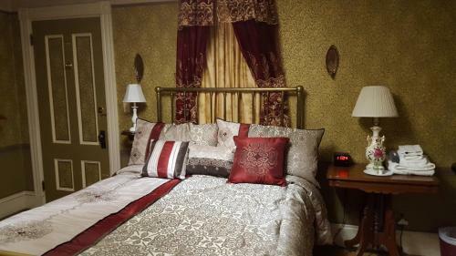 Austin's Holidae House Bed & Breakfast