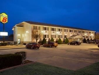 Hotel Super 8 Pittsburg Ks