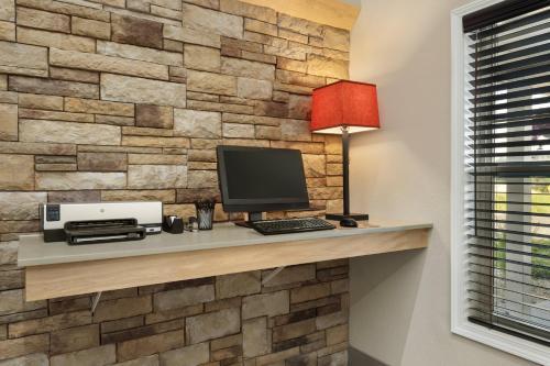 Hotel Country Inn & Suites By Radisson, Decorah, Ia