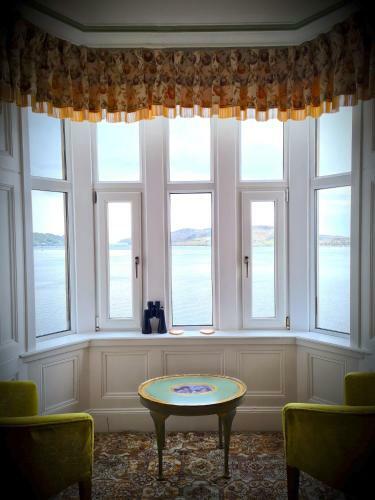 Hostal Corriemar House