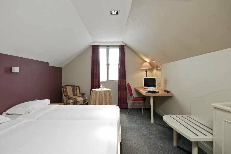 9hotel Sablon