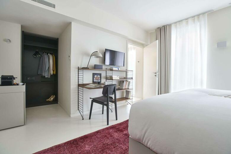 9hotel Sablon