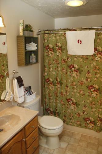 On Cranberry Pond Bed And Breakfast
