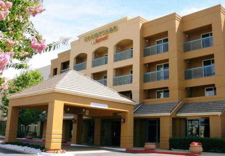 Hotel Courtyard Pleasant Hill