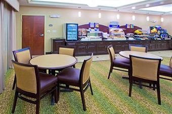 Holiday Inn Express Hotel & Suites Chestertown