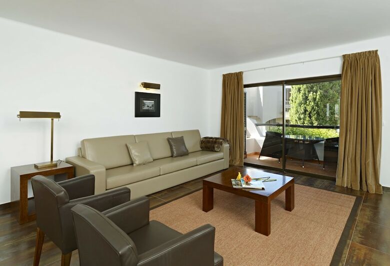S�o Rafael Villas, Apartments & Guesthouse