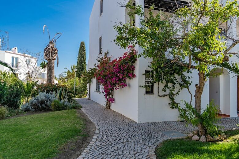 S�o Rafael Villas, Apartments & Guesthouse