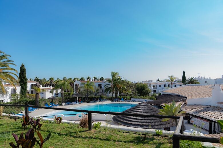 S�o Rafael Villas, Apartments & Guesthouse