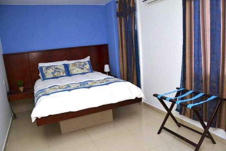 Hotel Marina Suites