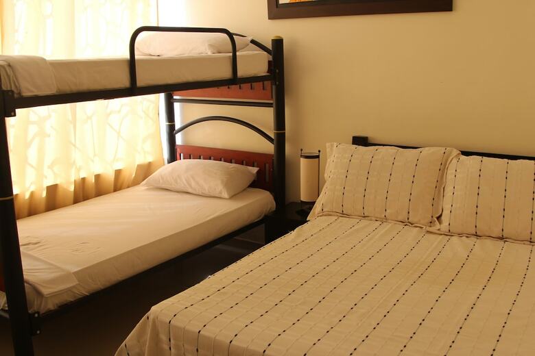 Hotel Marina Suites