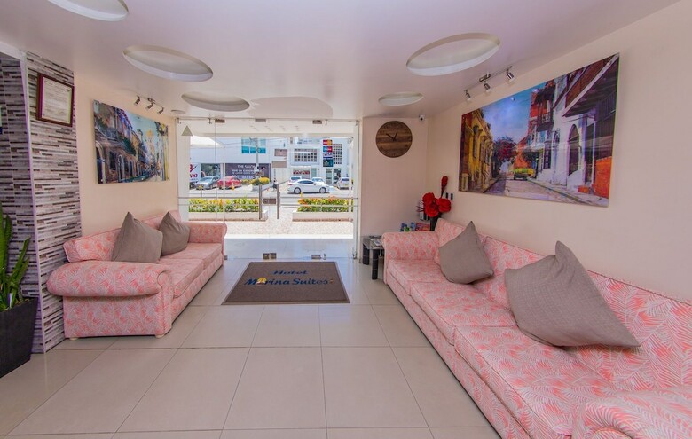 Hotel Marina Suites