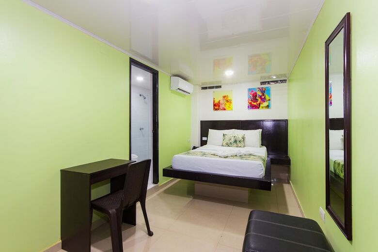 Hotel Marina Suites