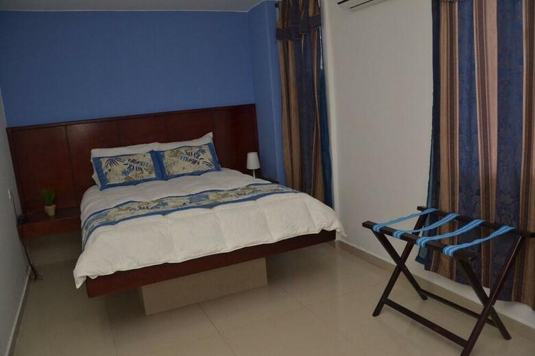 Hotel Marina Suites