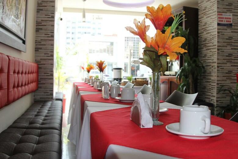 Hotel Marina Suites