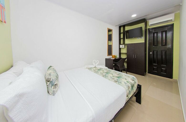 Hotel Marina Suites