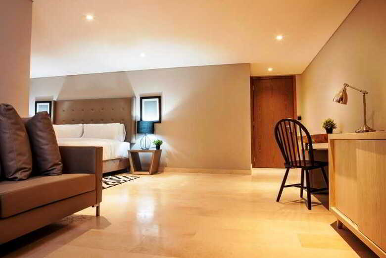 Hotel San Lazaro Art Style